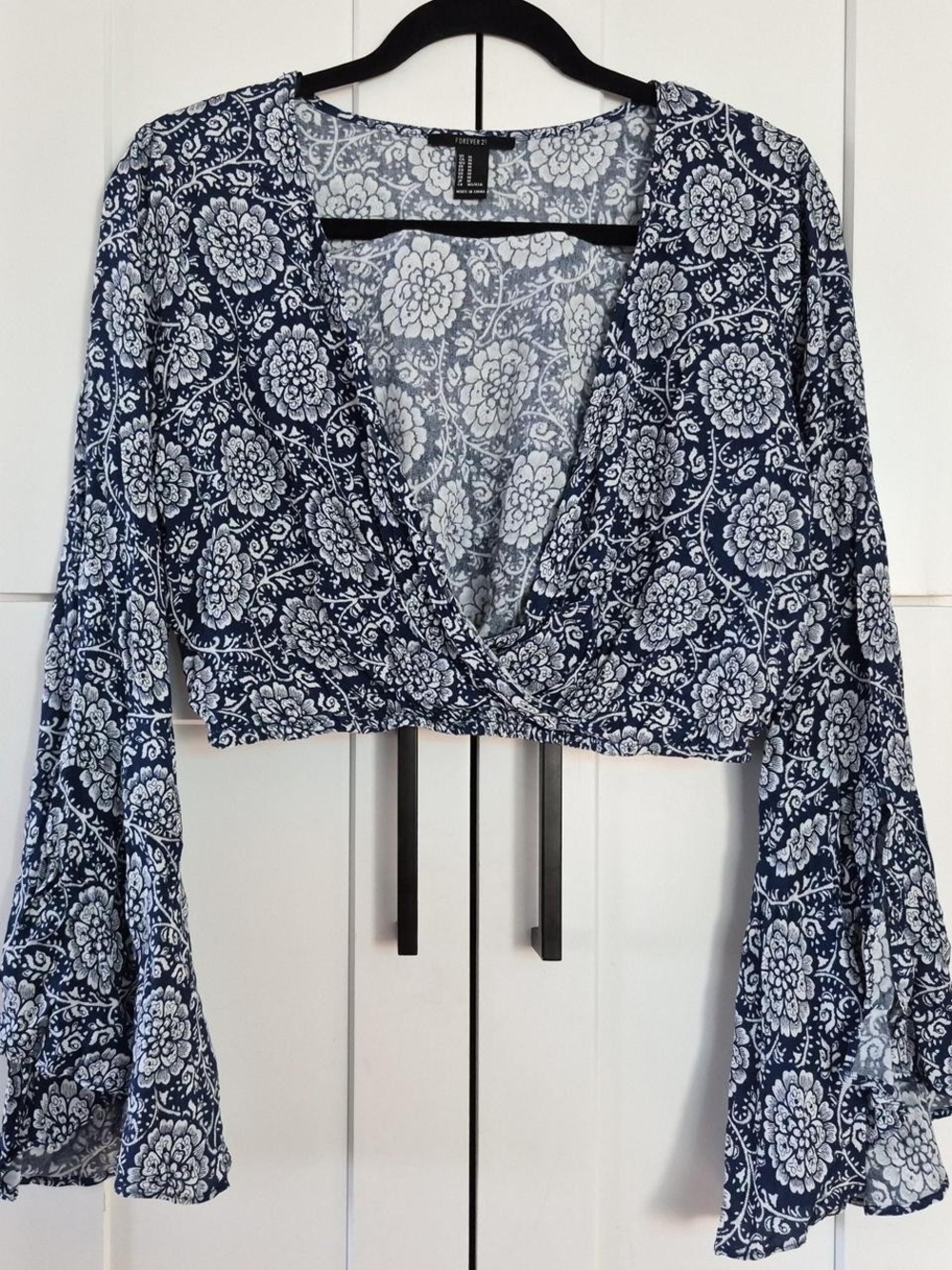 Forever 21 Navy and White Floral Wrap Crop Top